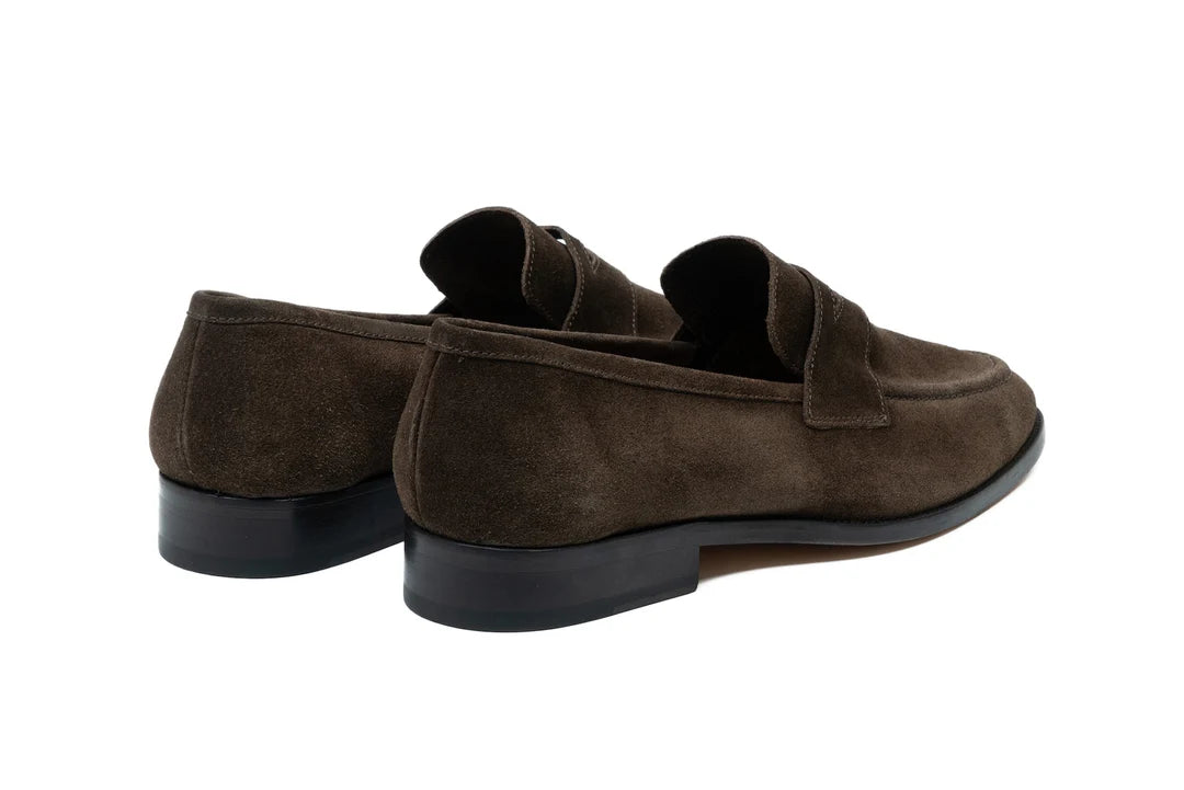 Mocassins Penny en daim souple marron foncé pour homme